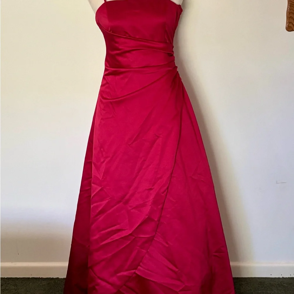 David's Bridal Size JB 16 Ruched Satin Style Apple Crimson Red Maxi Formal Dress - Picture 2 of 11